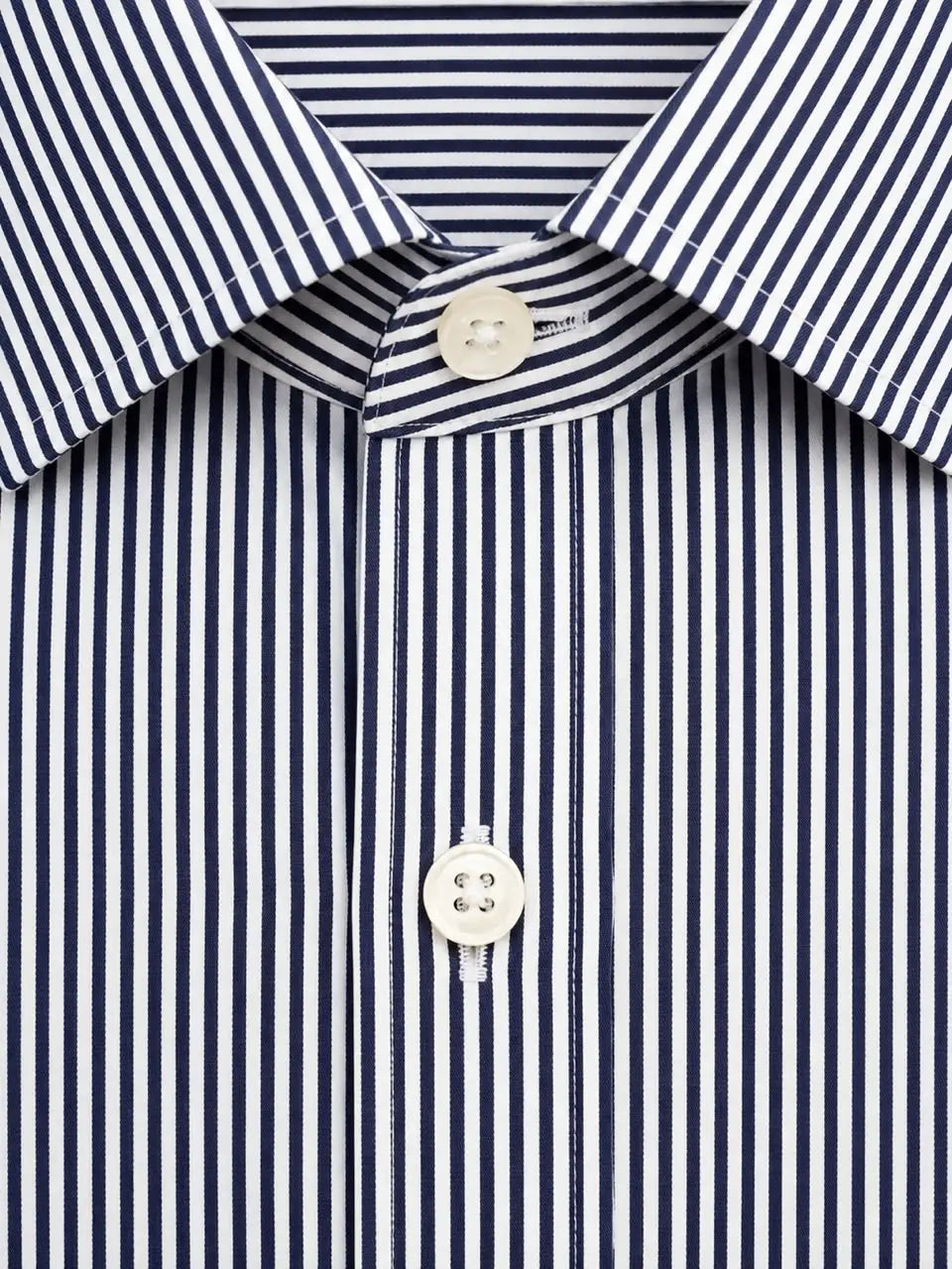 تفاصيل ياقة قميص Hackett الرجالي المخطط